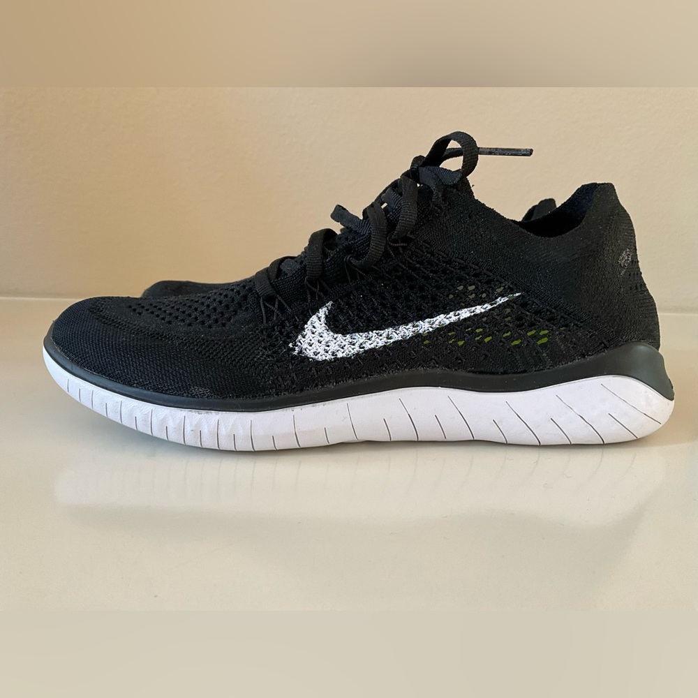 NWT Nike Women’s Free Run Flyknit Size 9.5